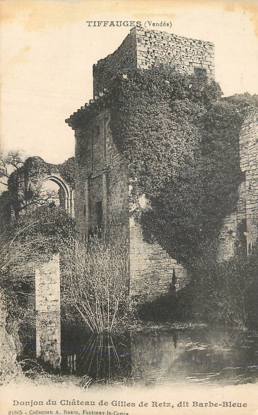 CPA Tiffauges (Vendee) Donjon du Chateau de Gille de Retz dit Barbe-Bleue