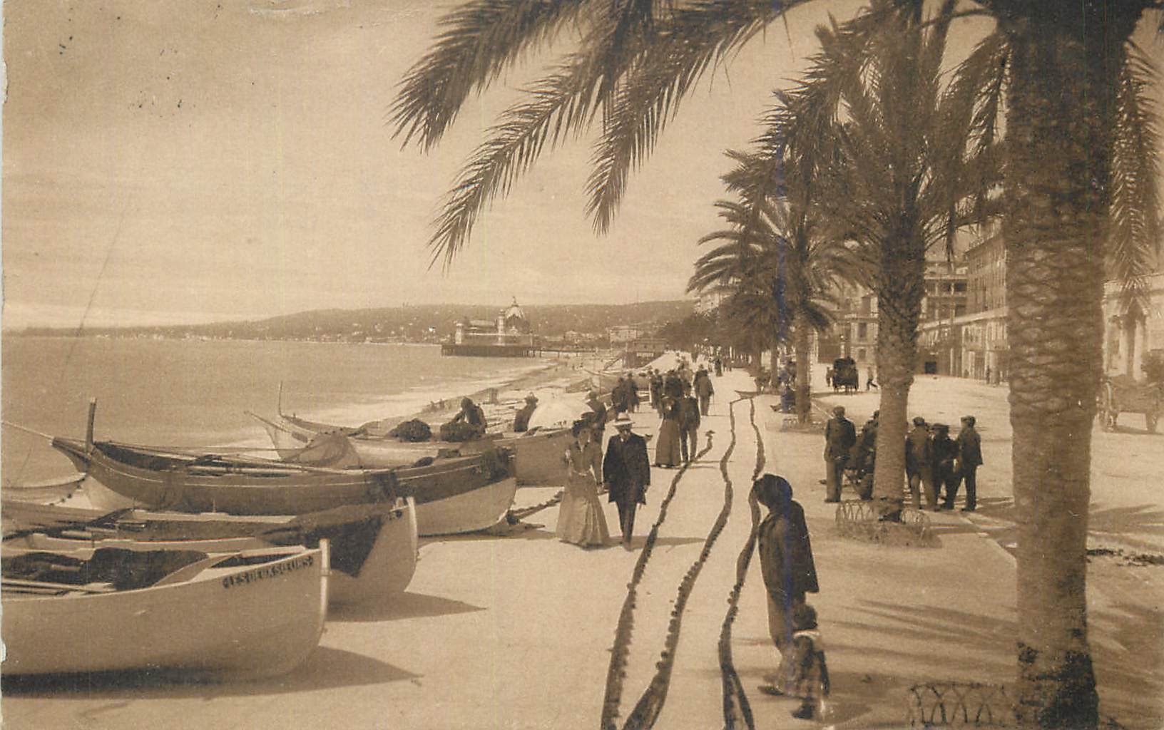 CPA Nice La Promenade des Anglais et le Palais de la Jetee
