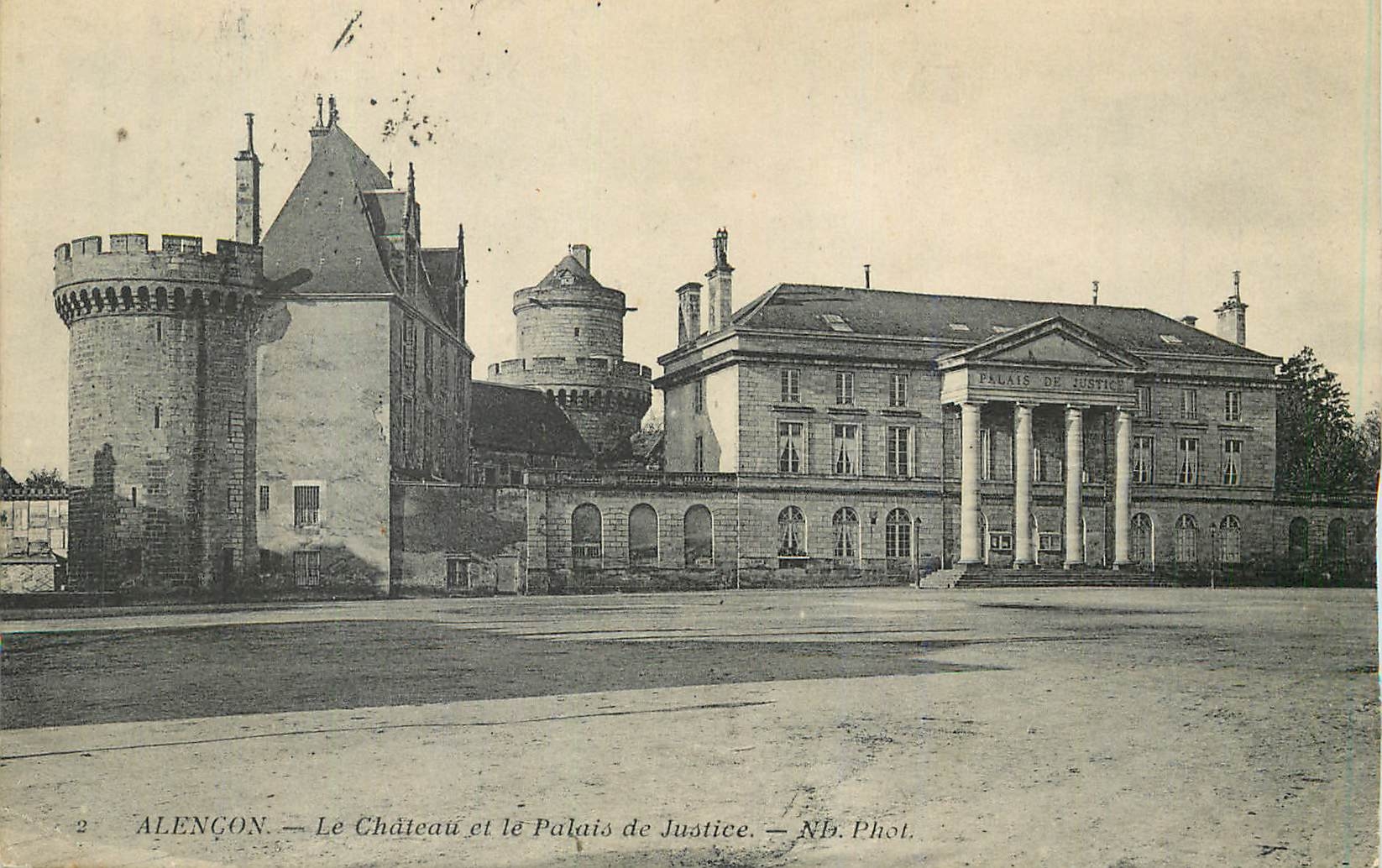 CPA Alencon Le Chateau et le Palais de Justice