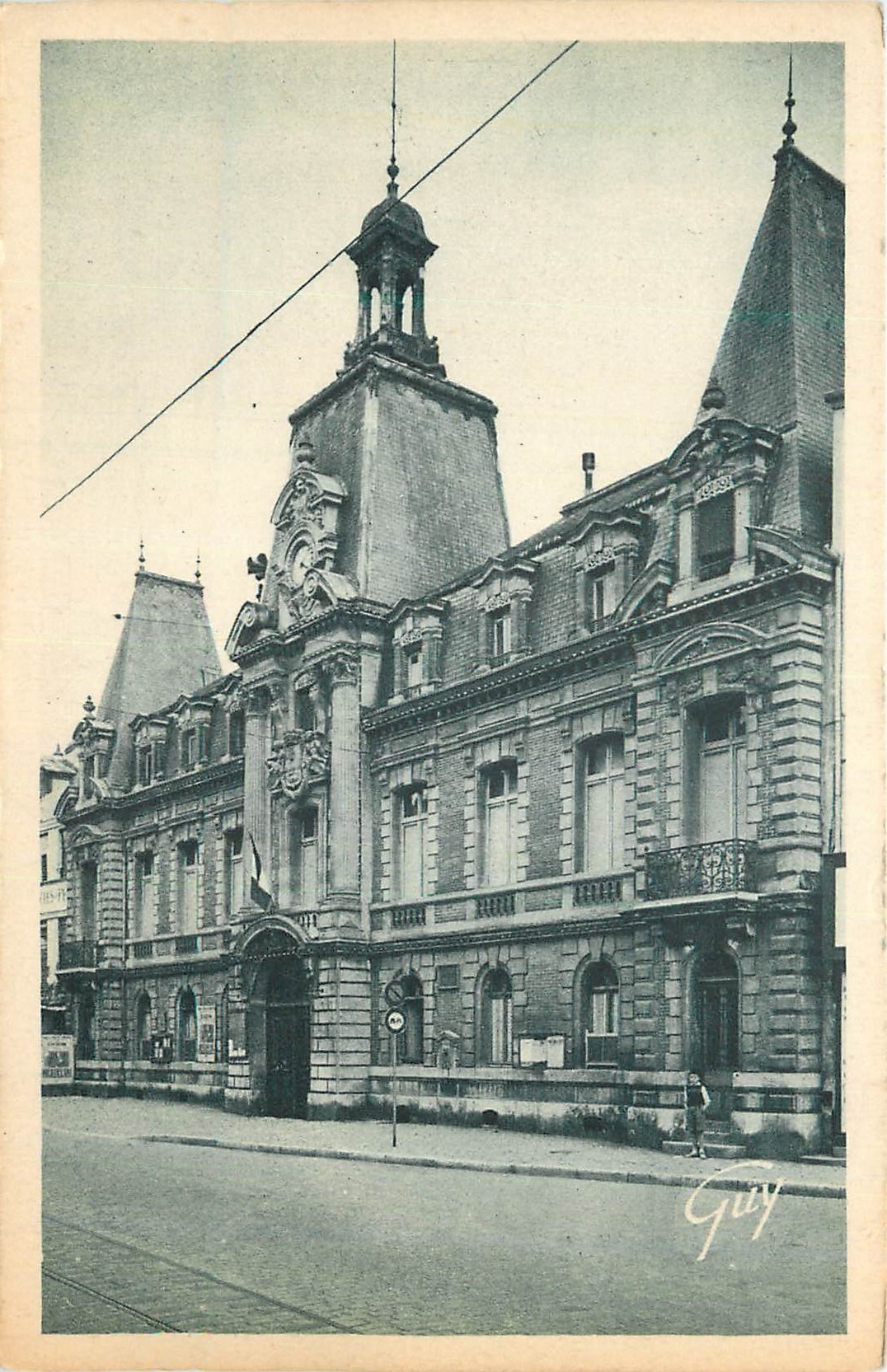 Fontainebleau — L'Hôtel de Ville, rue Grande — Éd. GUY