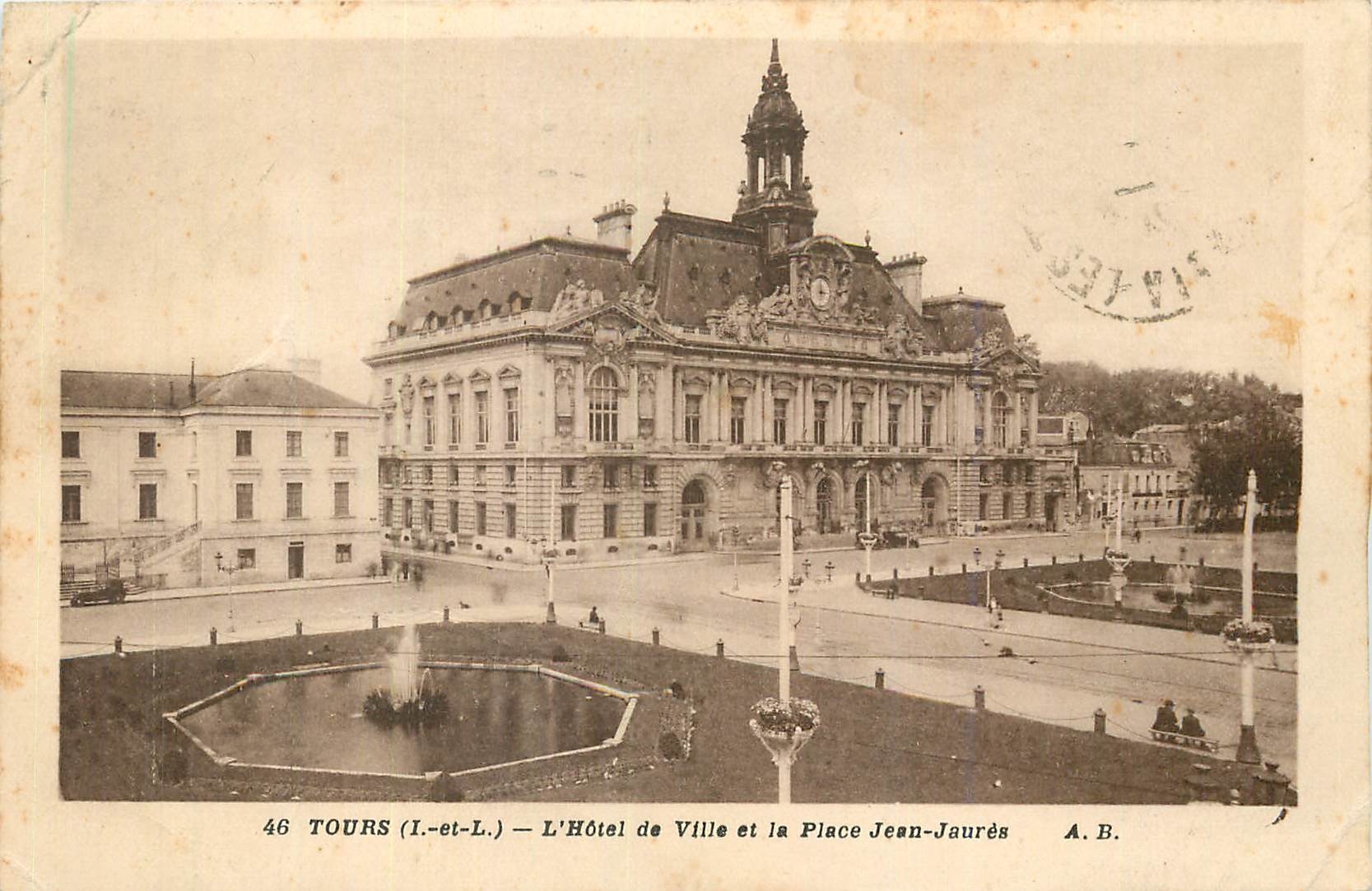 CPA Tours L'Hotel de Ville et la Place Jean-Jaures