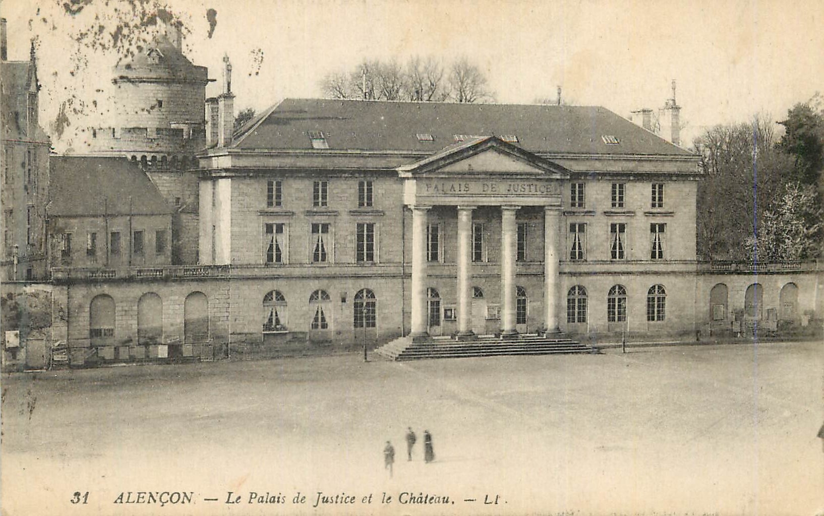 CPA Alencon Le Palais de Justice et le Chateau