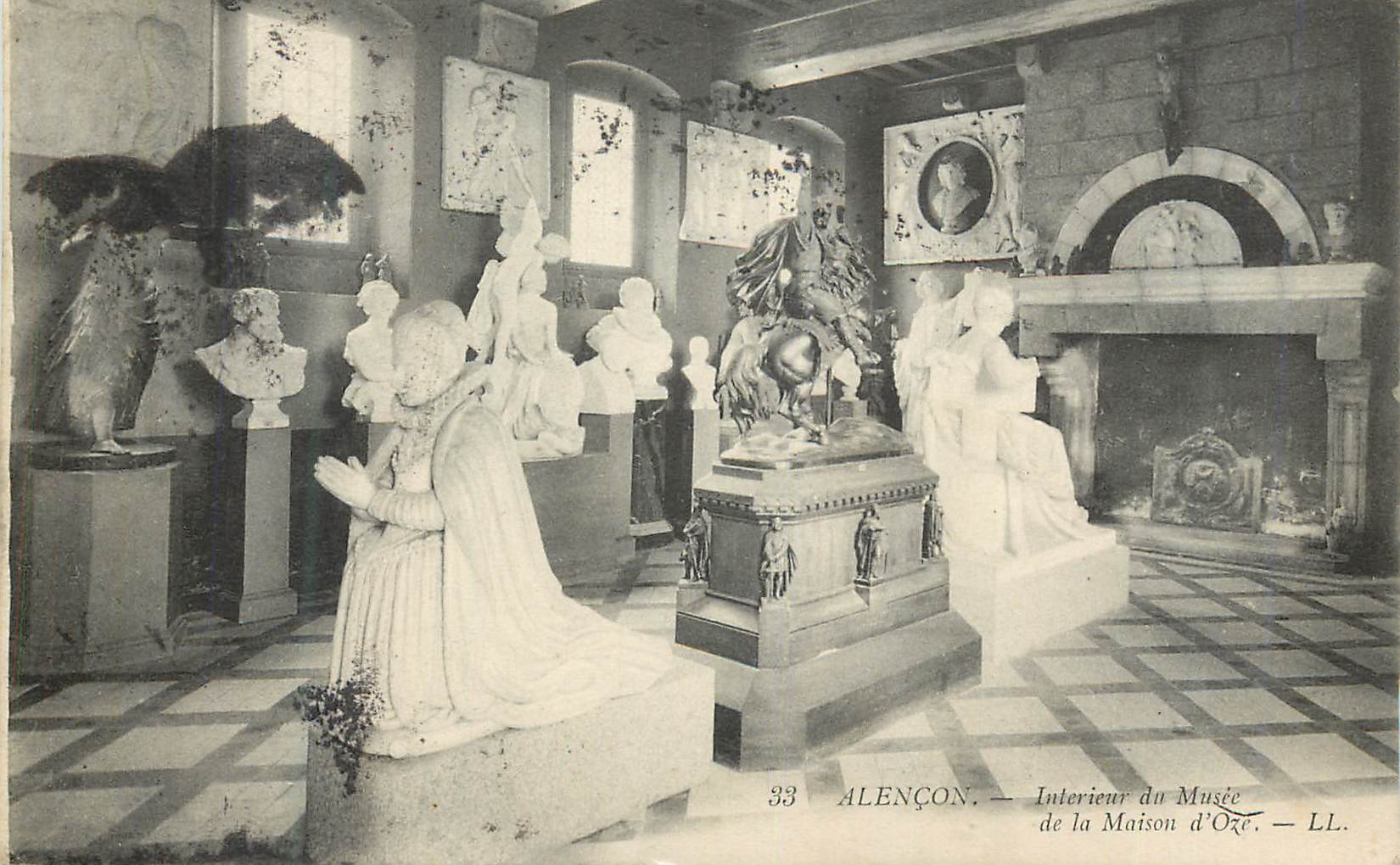 CPA Alencon Interieur du Mesee de la Maison d Oze 