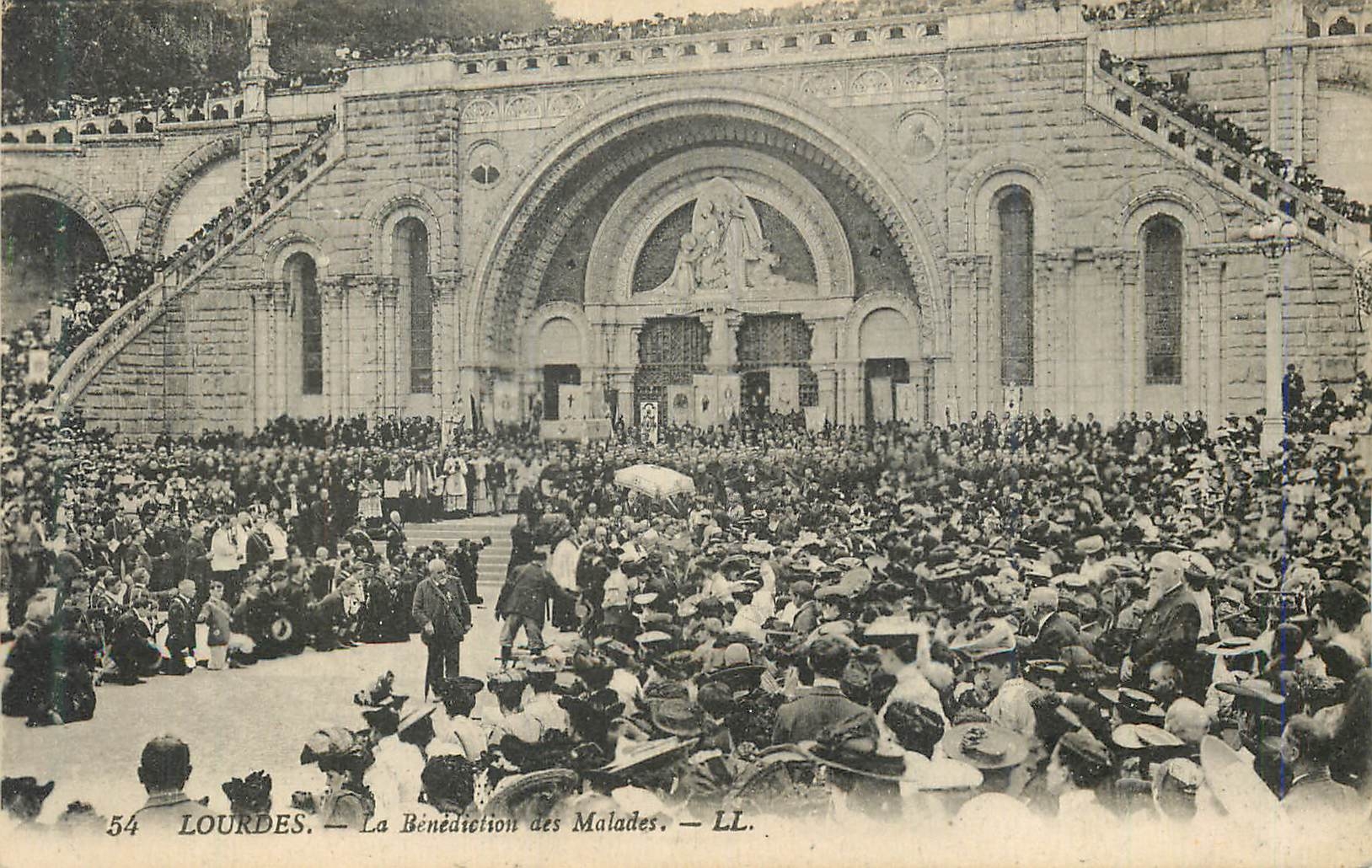 CPA Lourdes La Benediction des Malades 