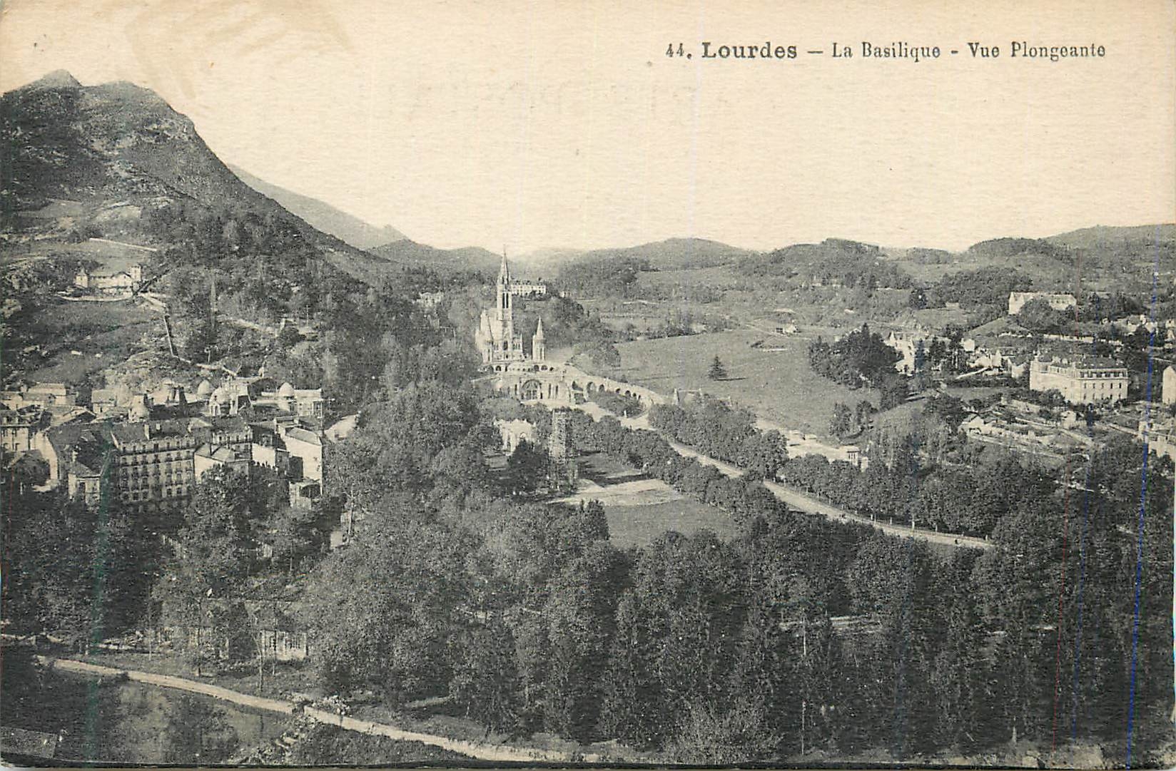 CPA Lourdes La Basilique Vue Plongeante 