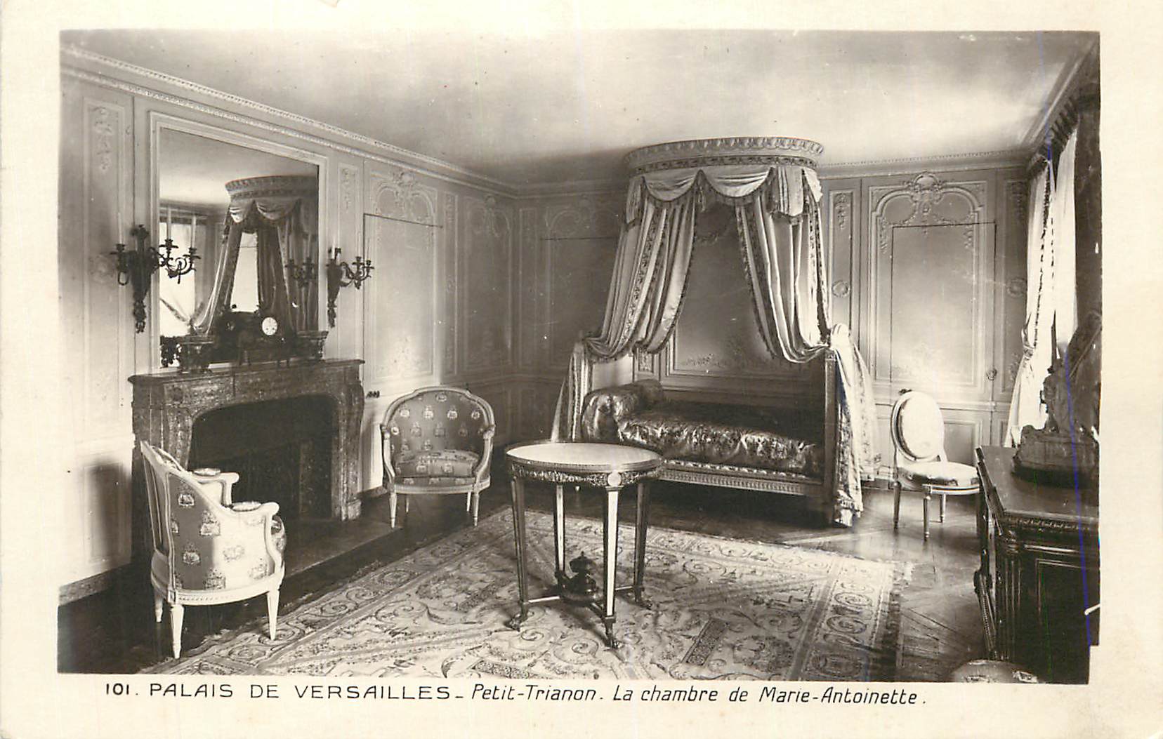 Palais de Versailles - Petit-Trianon. La chambre de Marie-Antoinette.