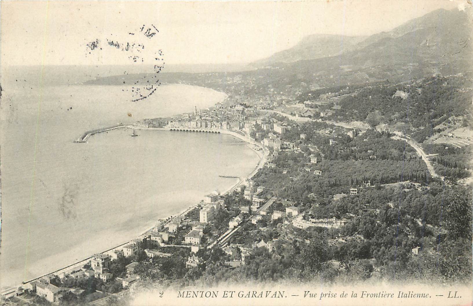 CPA Menton et Garavan Vue prise de la Frontiere Italienne 