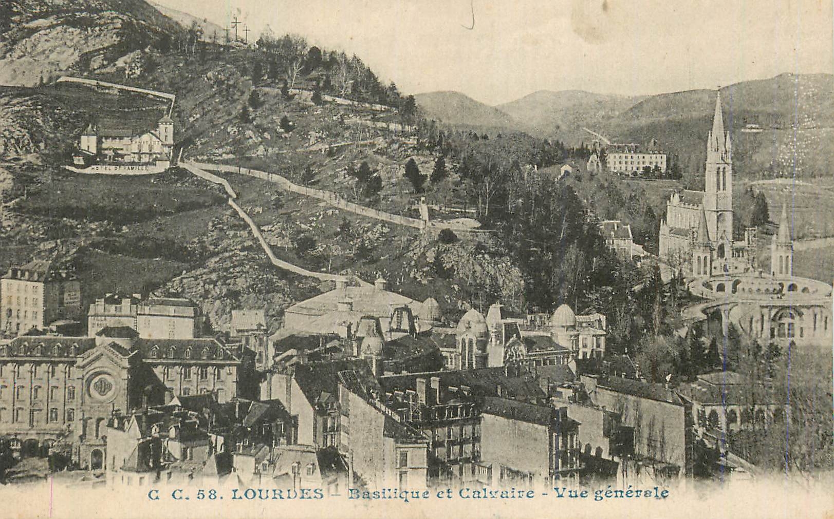 CPA Lourdes Basilique et Calvaire Vue generale 