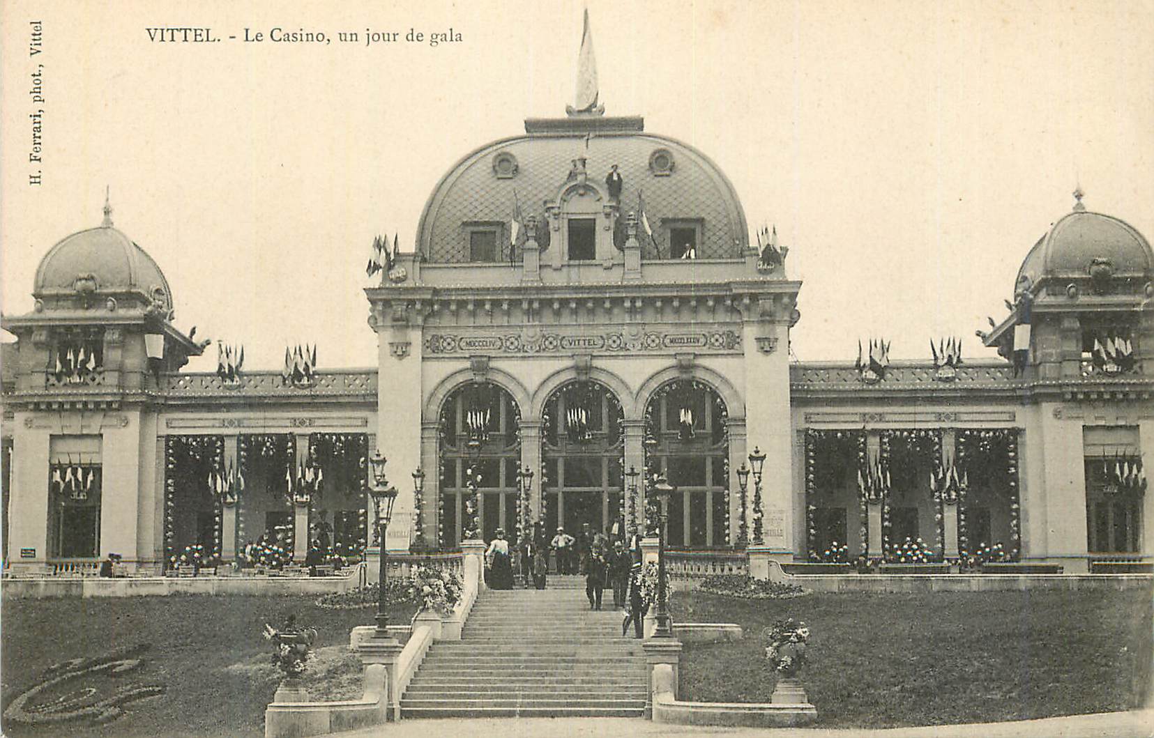 CPA Vittel Le Casino un jour de gala 