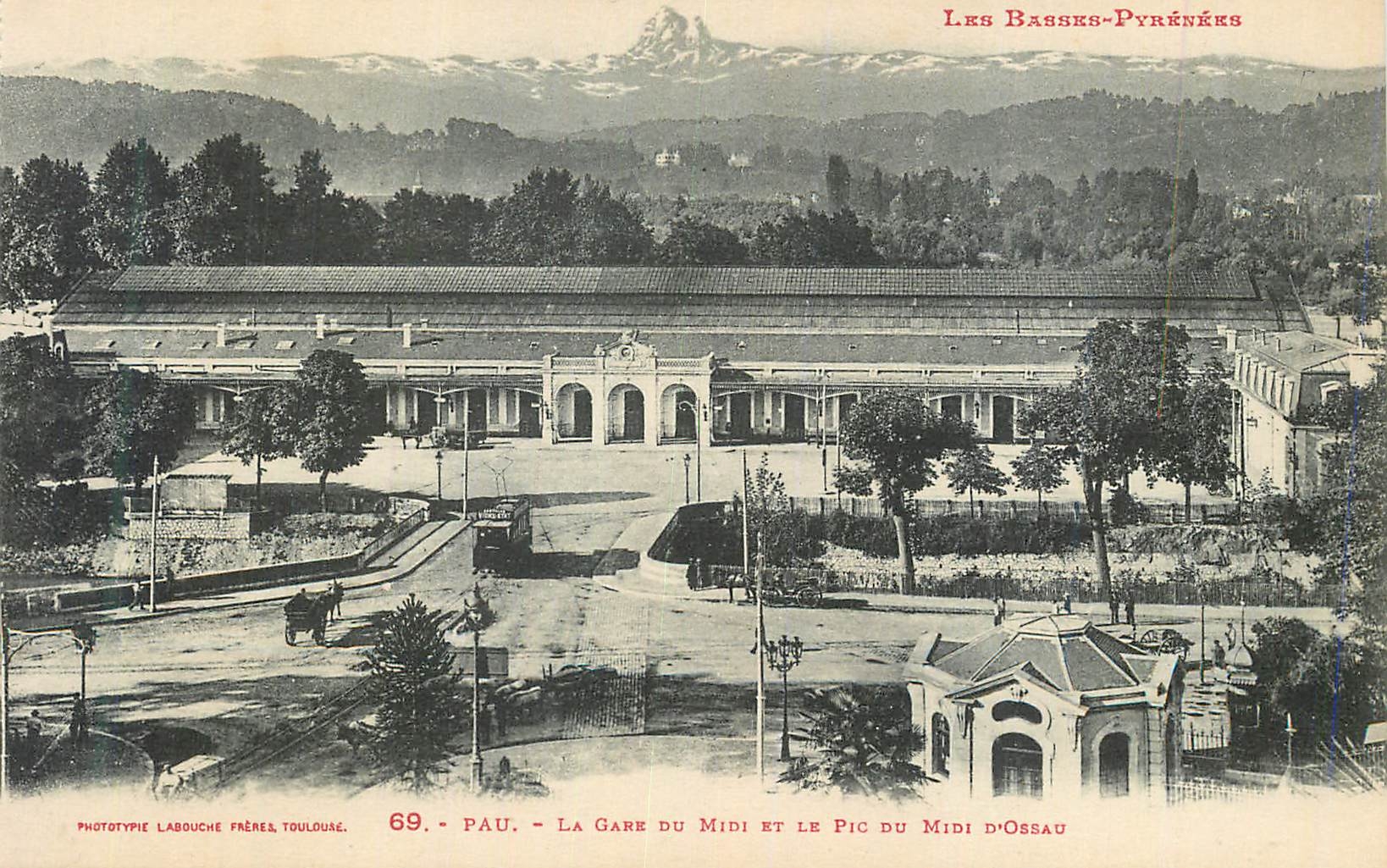 CPA Pau La Gare du Midi et le Pic du Midi d Ossau 