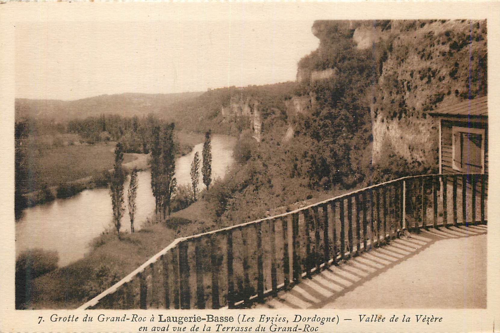 Grotte du Grand-Roc at Laugerie-Basse (Les Eyzies, Dordogne) — Valley of the Vézère downstream viewed from the Terrace of the Grand-Roc