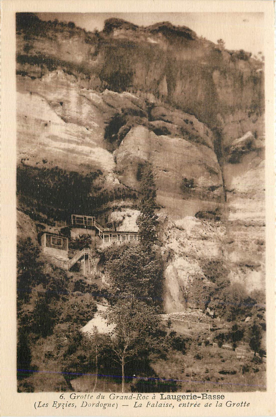 Grand-Roc Cave at Laugerie-Basse — Les Eyzies, Dordogne — unidentified publisher, no. 6