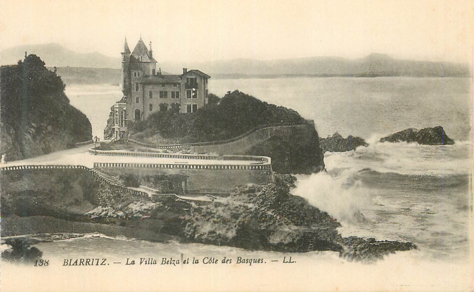 Biarritz — La Villa Belza et la Côte des Basques — LL. N° 138