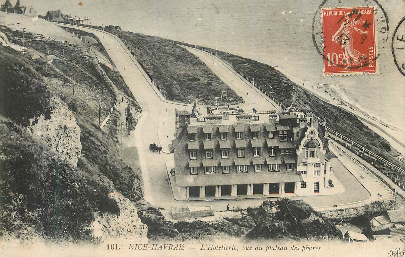 Nice-Havrais — L'Hotellerie, vue du plateau des phares