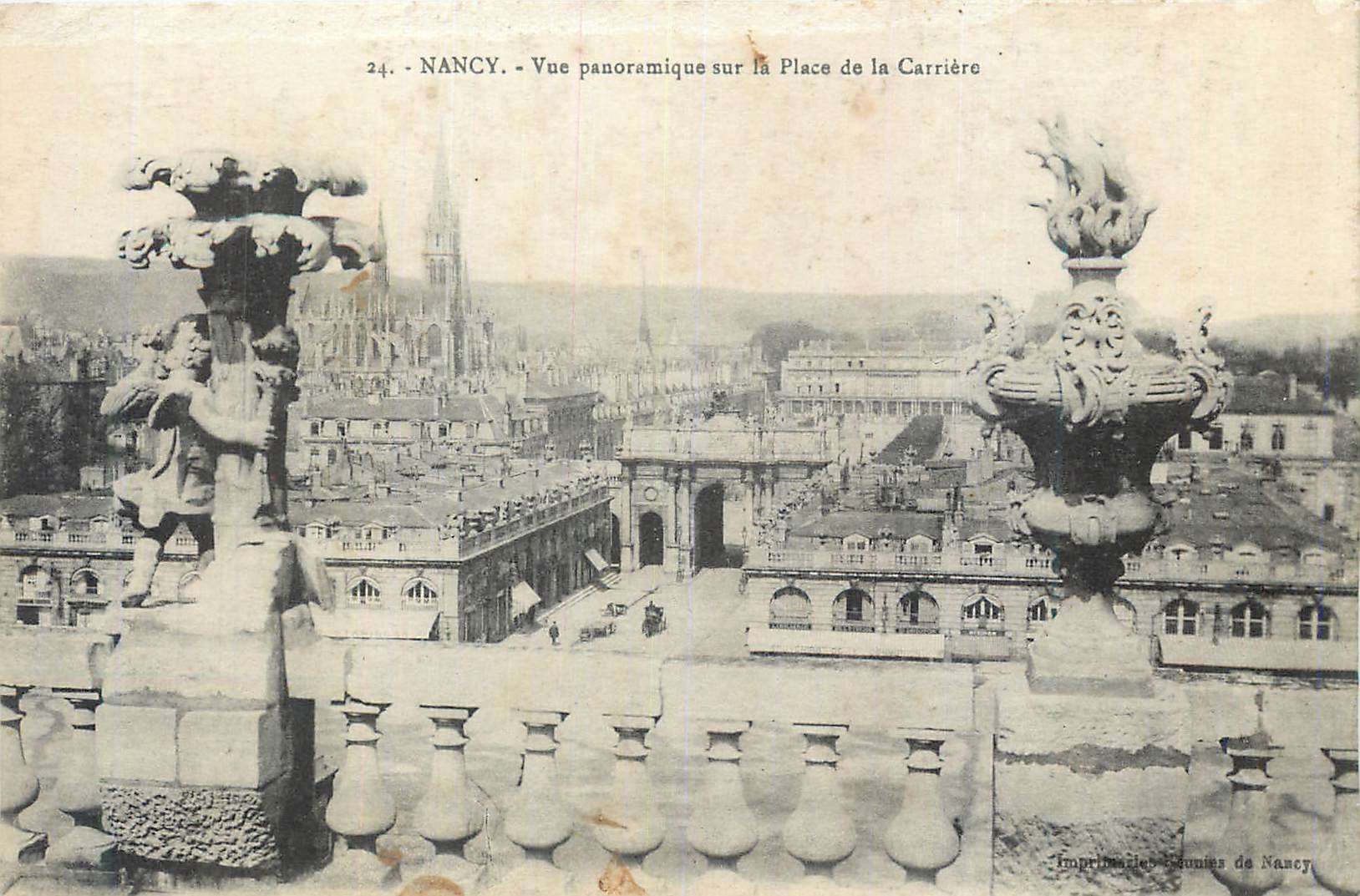 CPA Nancy Vue panoramique sur la Place de la Carriere 