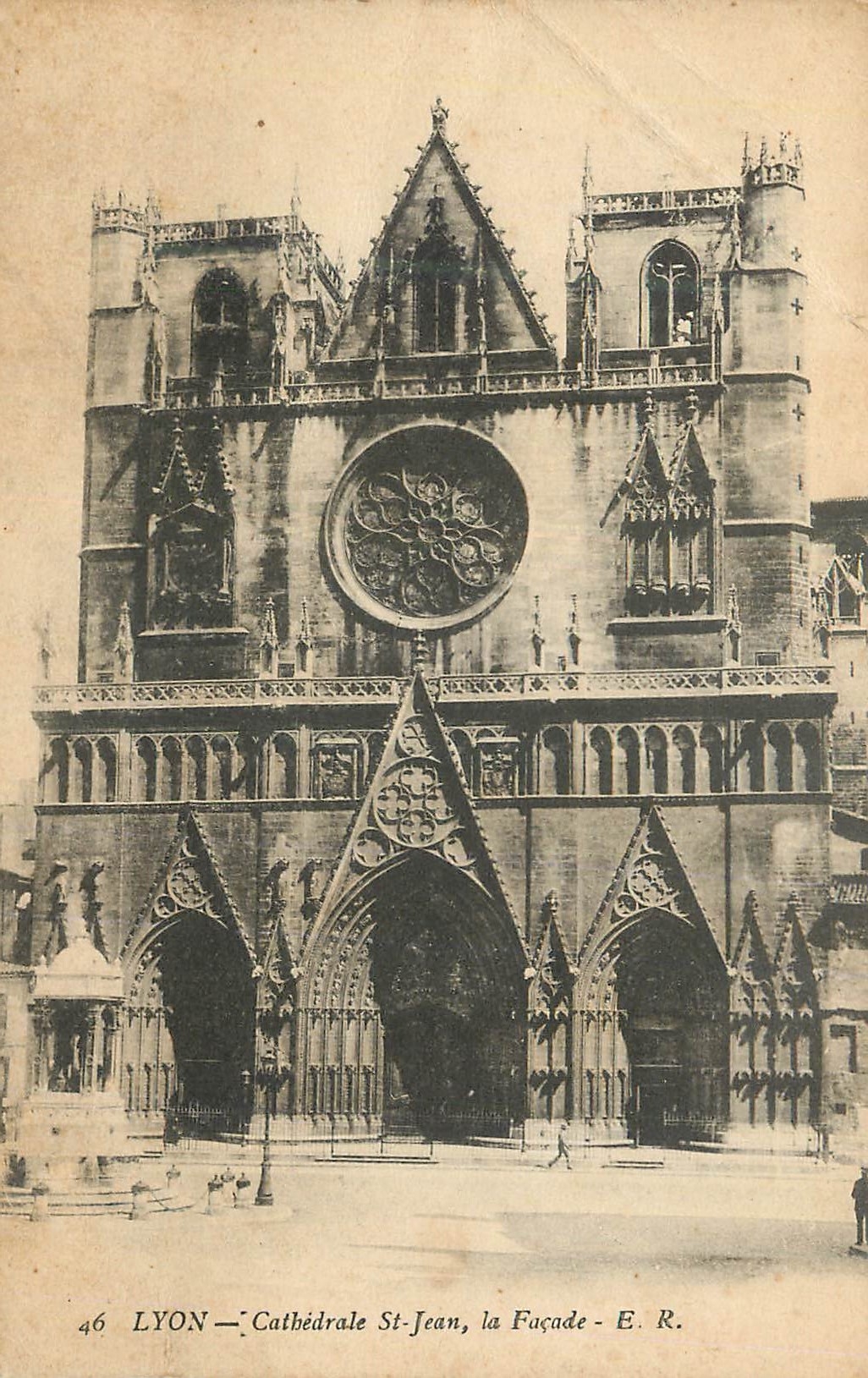 CPA Lyon Cathedrale St Jean La Facade 