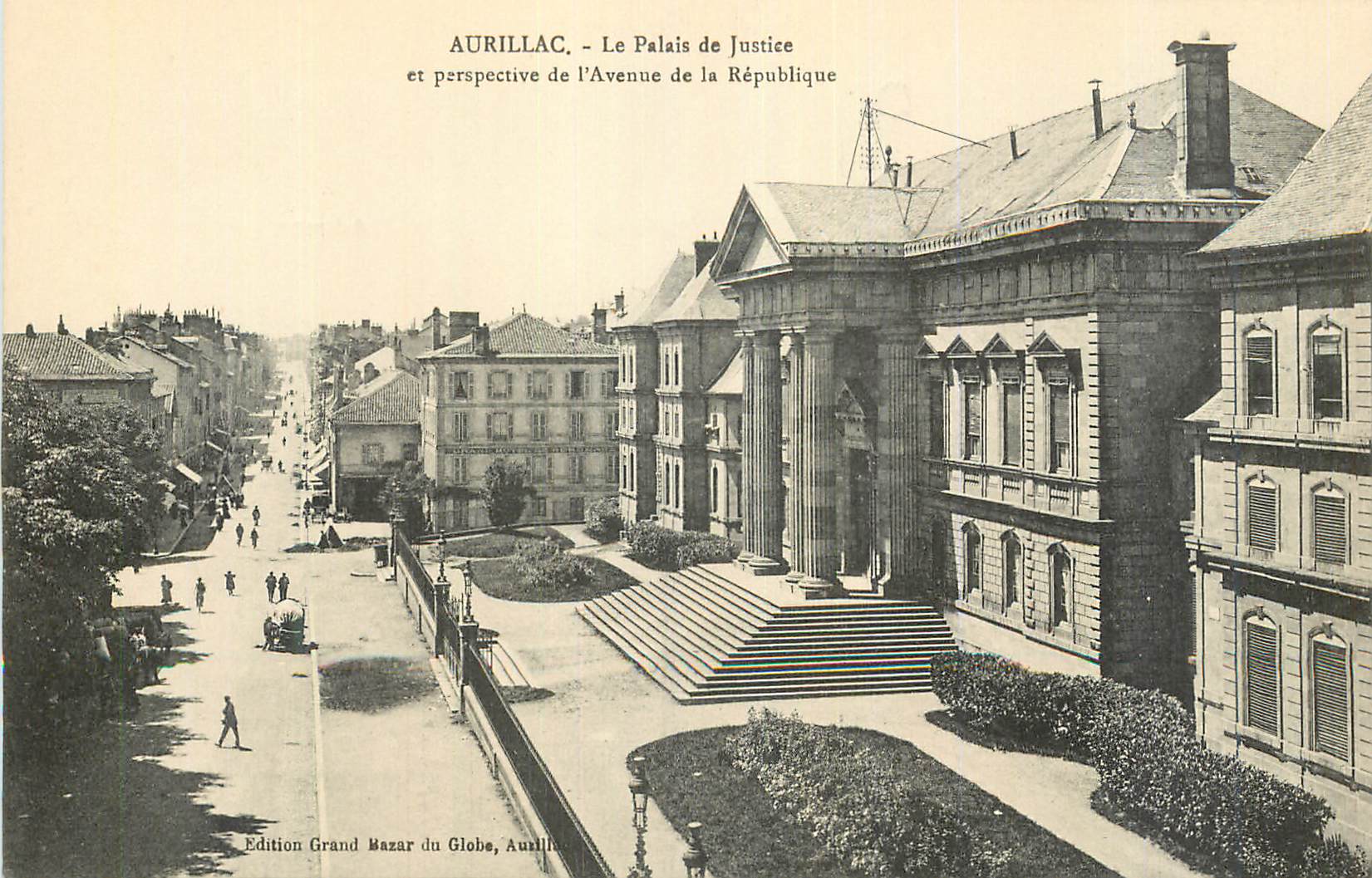 CPA Aurillac Le Palais de Justice et perspective de l Avenue de la Republique 