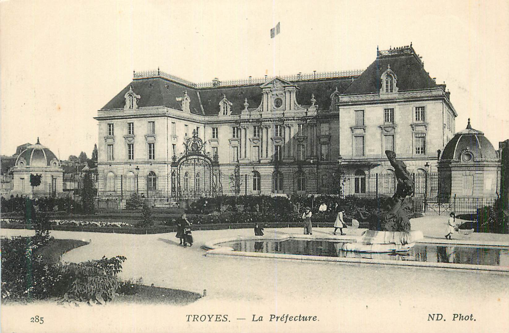 CPA Troyes La Prefecture 
