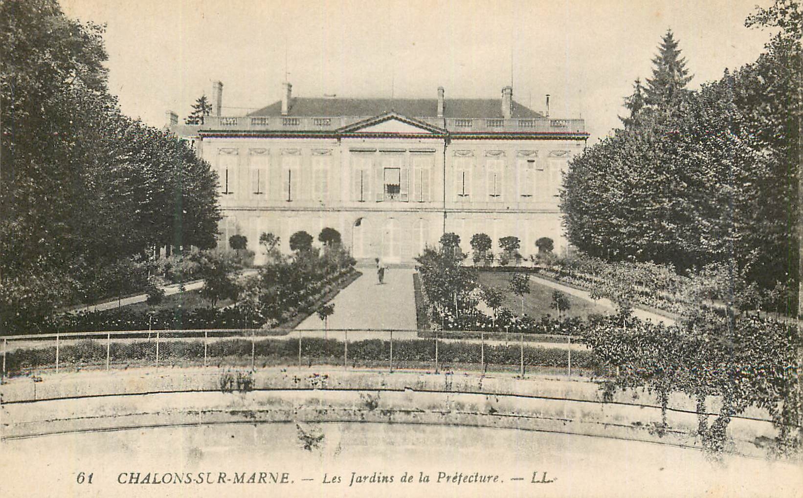 Chalons-sur-Marne — Les Jardins de la Préfecture — LL — n°61