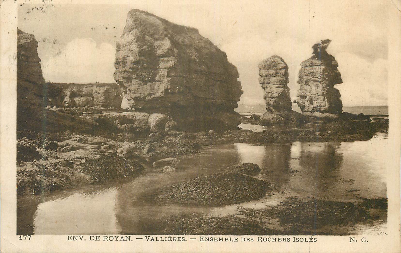 Env. de Royan — Vallières — Ensemble des Rochers Isolés — N.G.