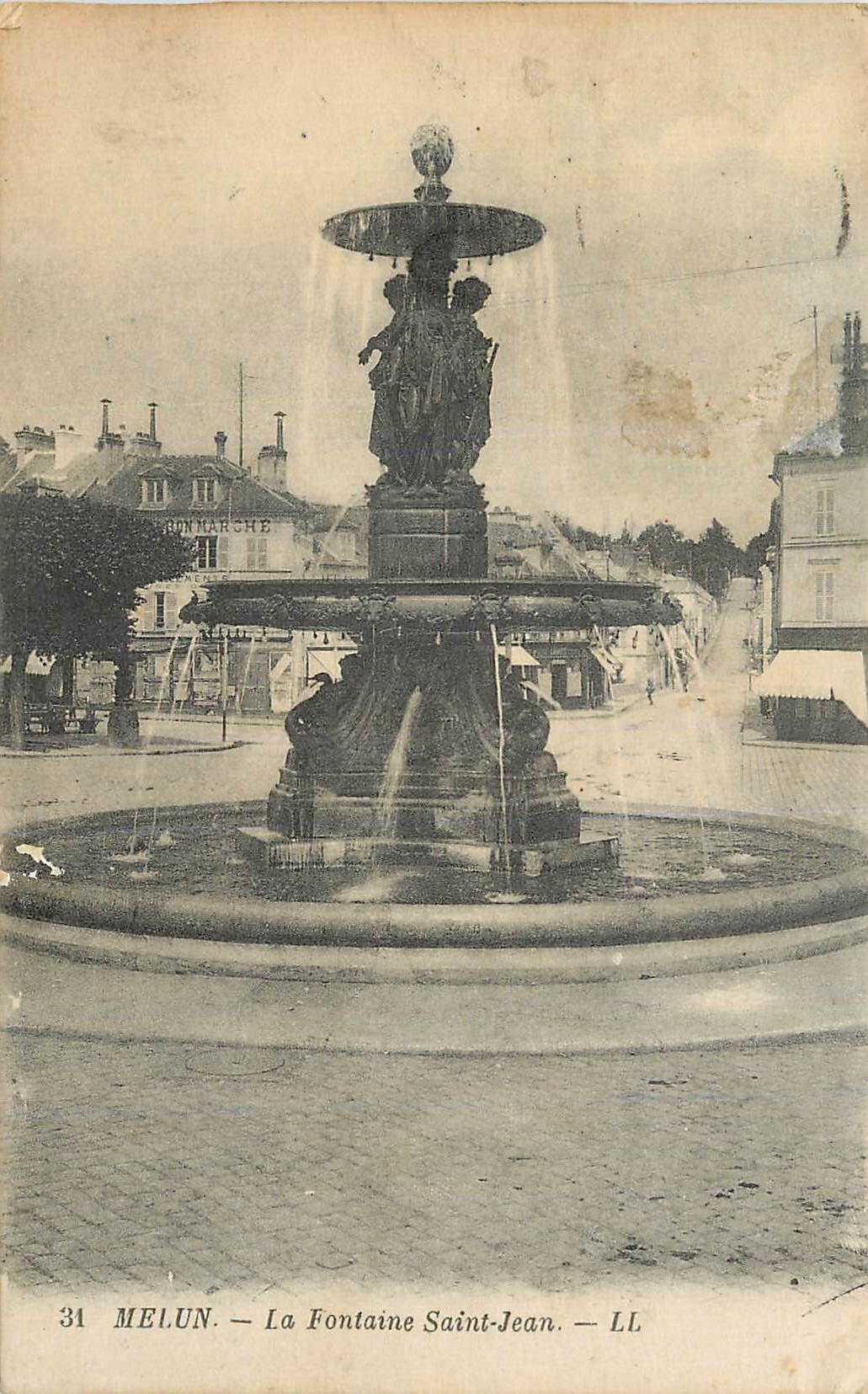 Melun — La Fontaine Saint-Jean — LL