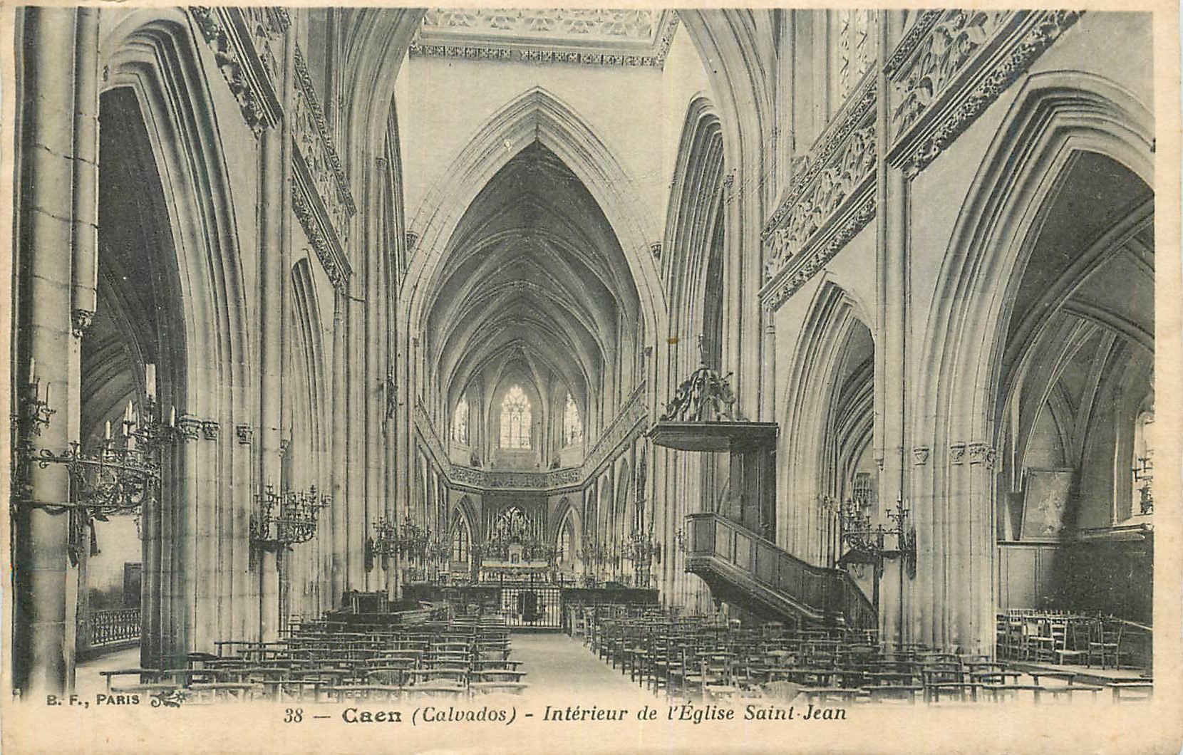CPA Caen Calvados Interieur de l Eglise Saint Jean 