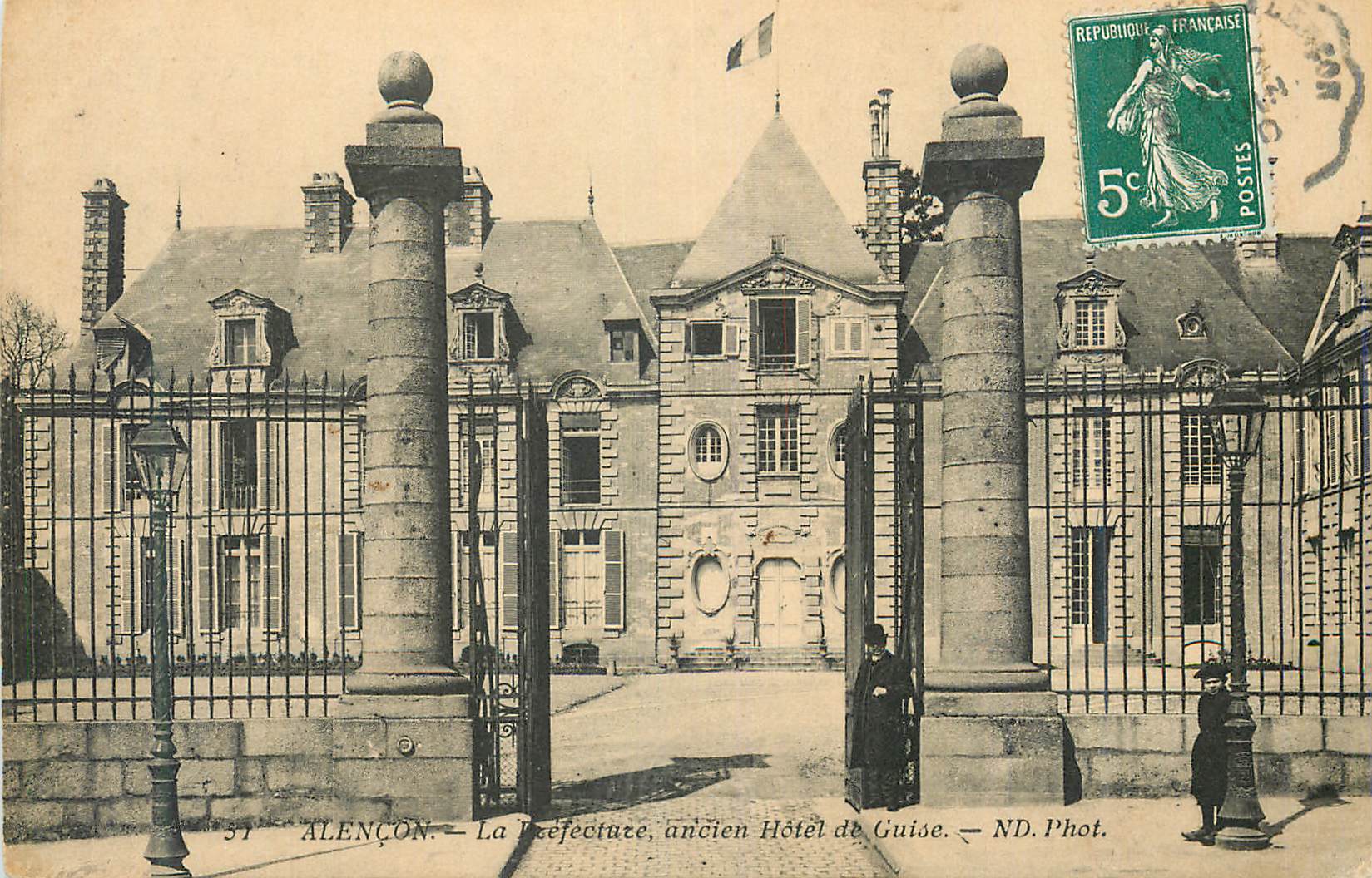 CPA Alencon La prefecture ancien Hotel de Guise 