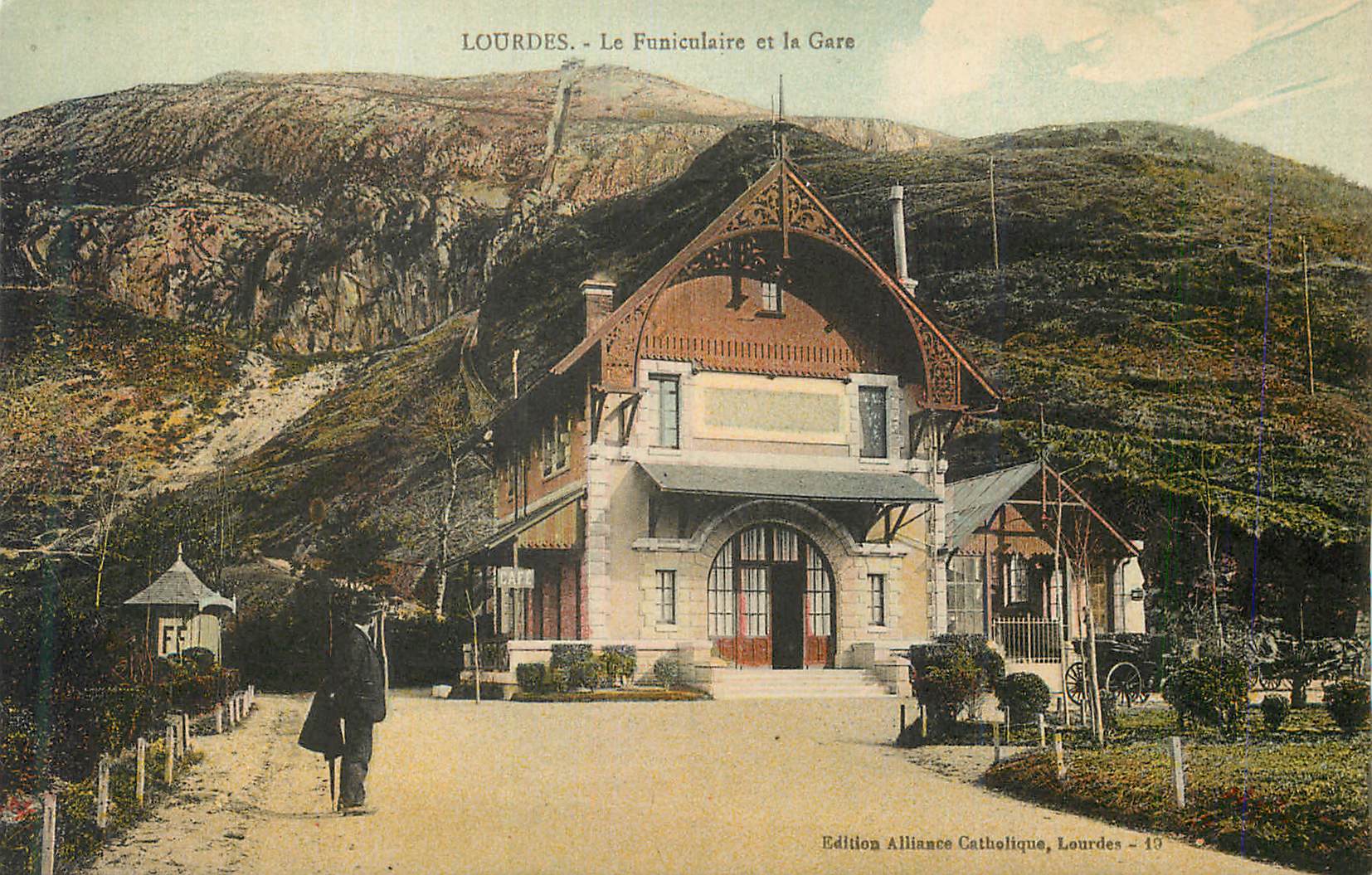 CPA Lourdes Le Funiculaire et la Gare 