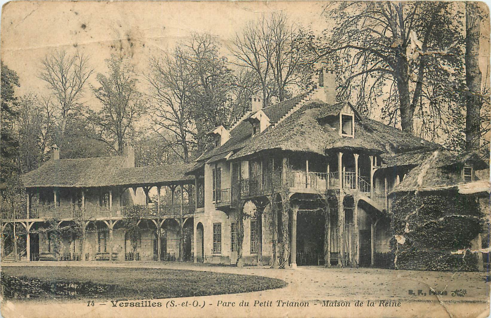 CPA Versailles S et O Parc du Petit Trianon Maison de la Reine 