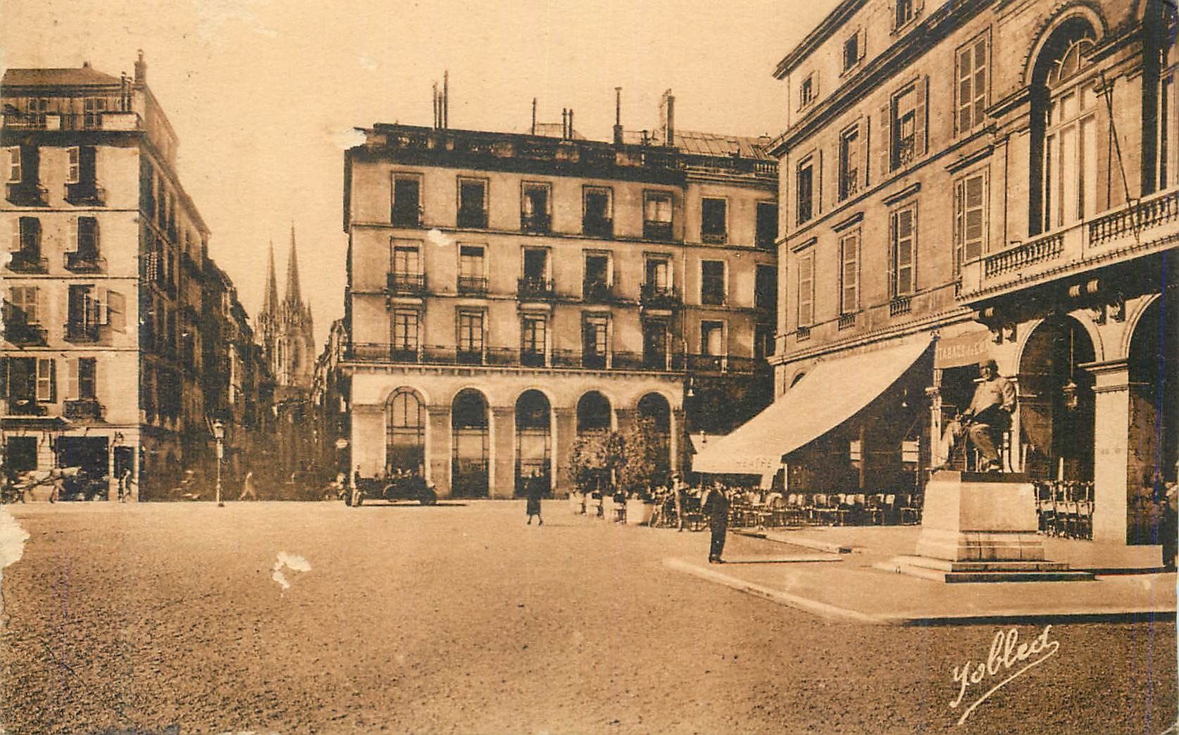 CPA Bayonne BP Rue du Port Neur Place de la Liberte 
