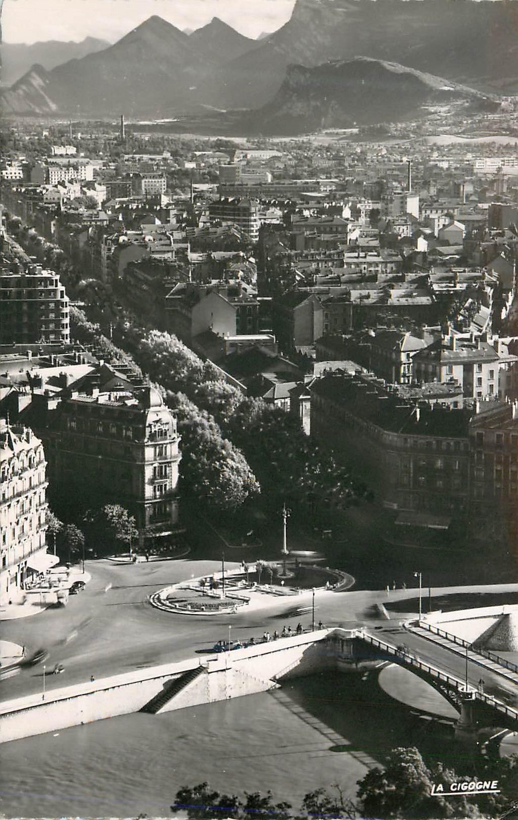 CPM Grenoble Isere Vue generale Place de la Bastille 