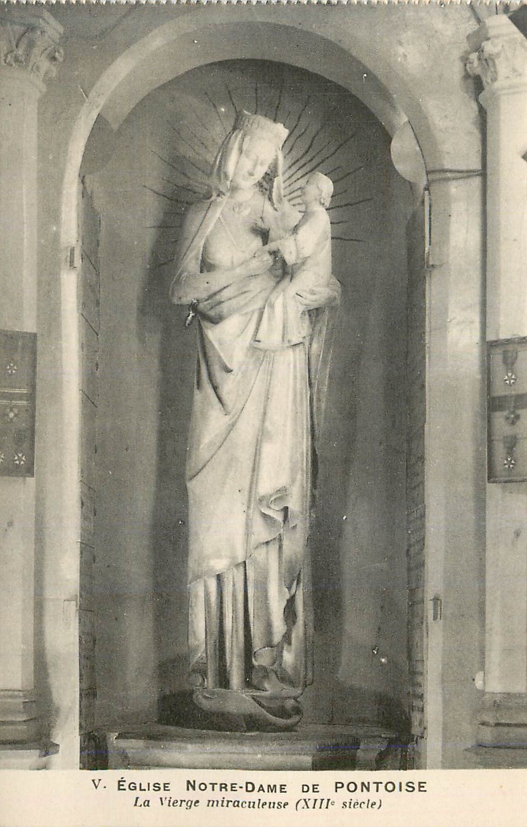 CPA Eglise Notre Dame de Pontoise La Vierge miraculeuse 