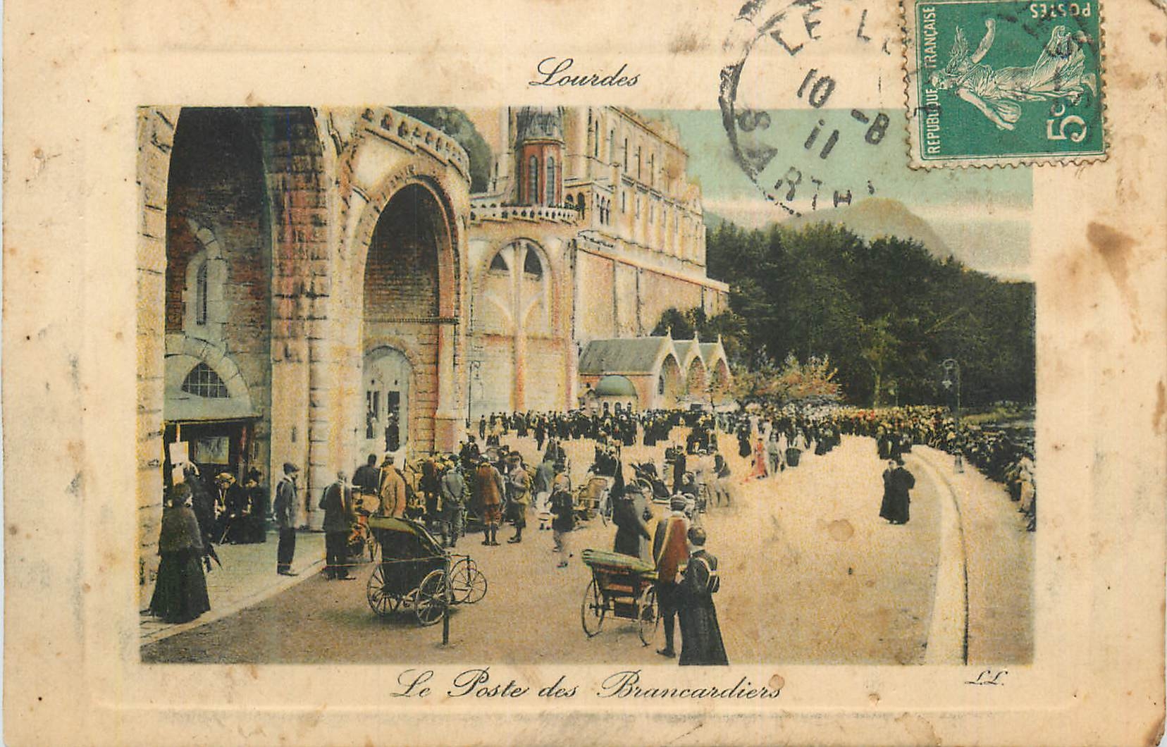 CPA Lourdes Le Poste de Brancardiers 