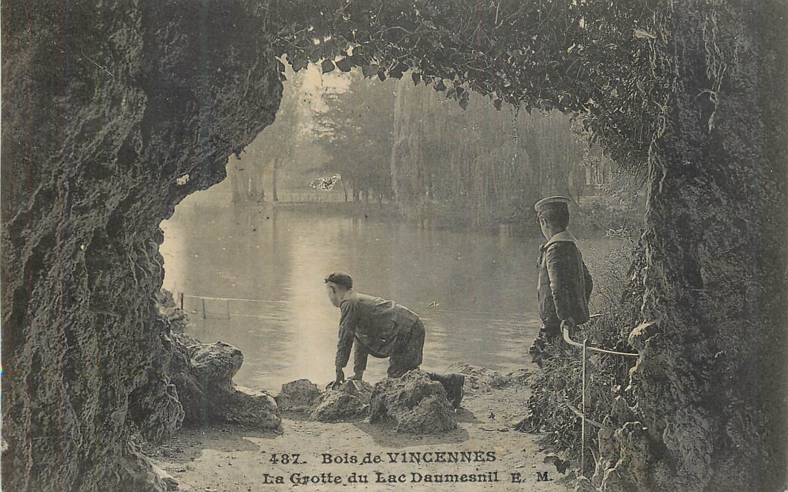 La Grotte du Lac Daumesnil — Bois de Vincennes — E. M.