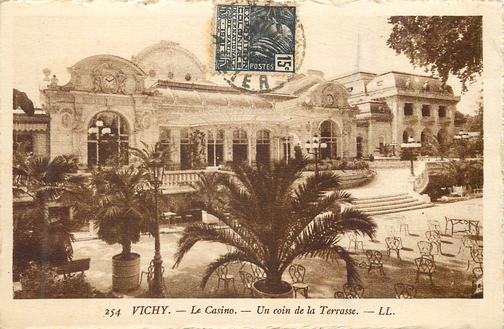 Vichy — Le Casino — Un coin de la Terrasse — LL.