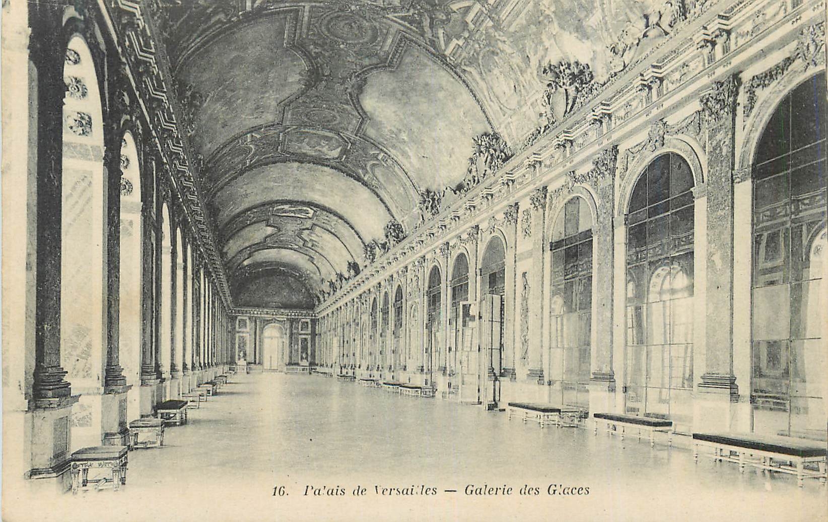 CPA Palais de Versailles Galerie des Graces 