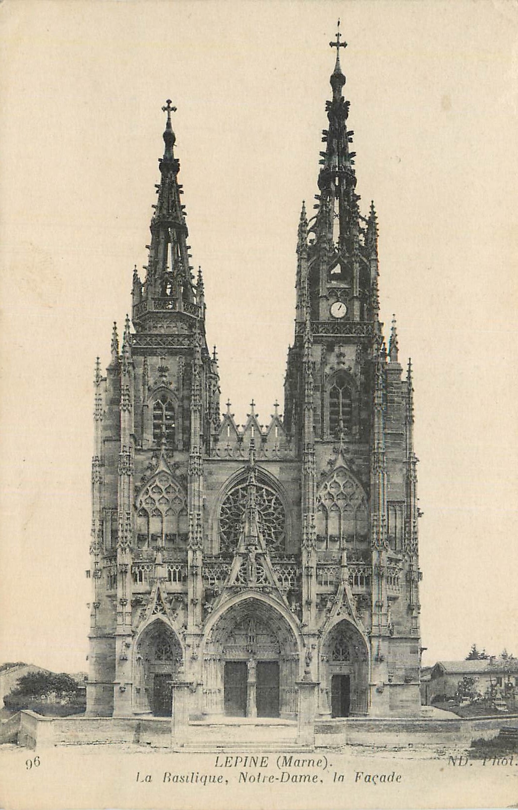 CPA Lepine Marne La Basilique Notre Dame in Facade 