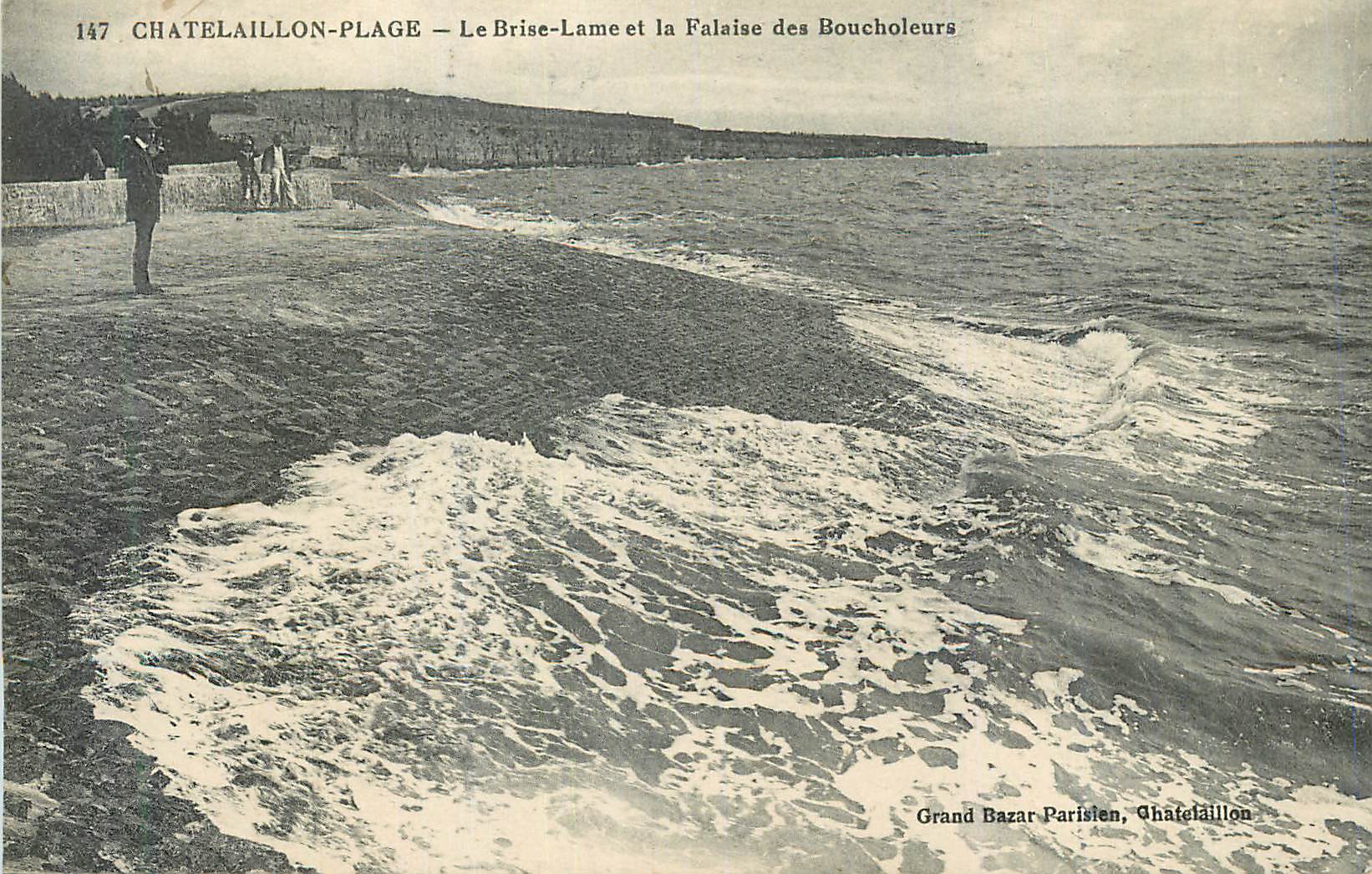 CPA Chatelaillon Plage Le Brise Lame et la Falaise des Boucholeurs 