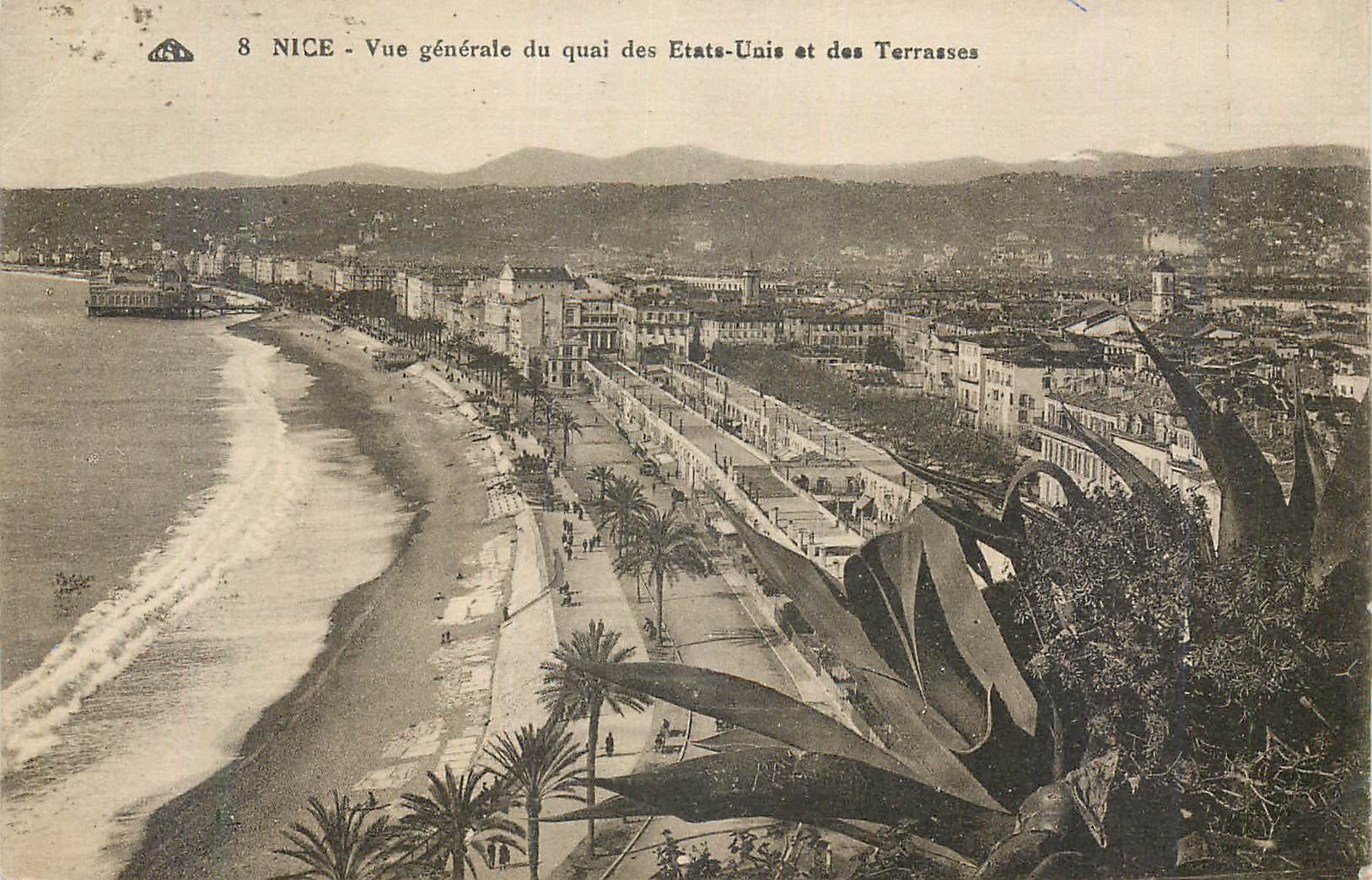 CPA Nice Vue generale du quai des Etats Unis et des Terrasses 