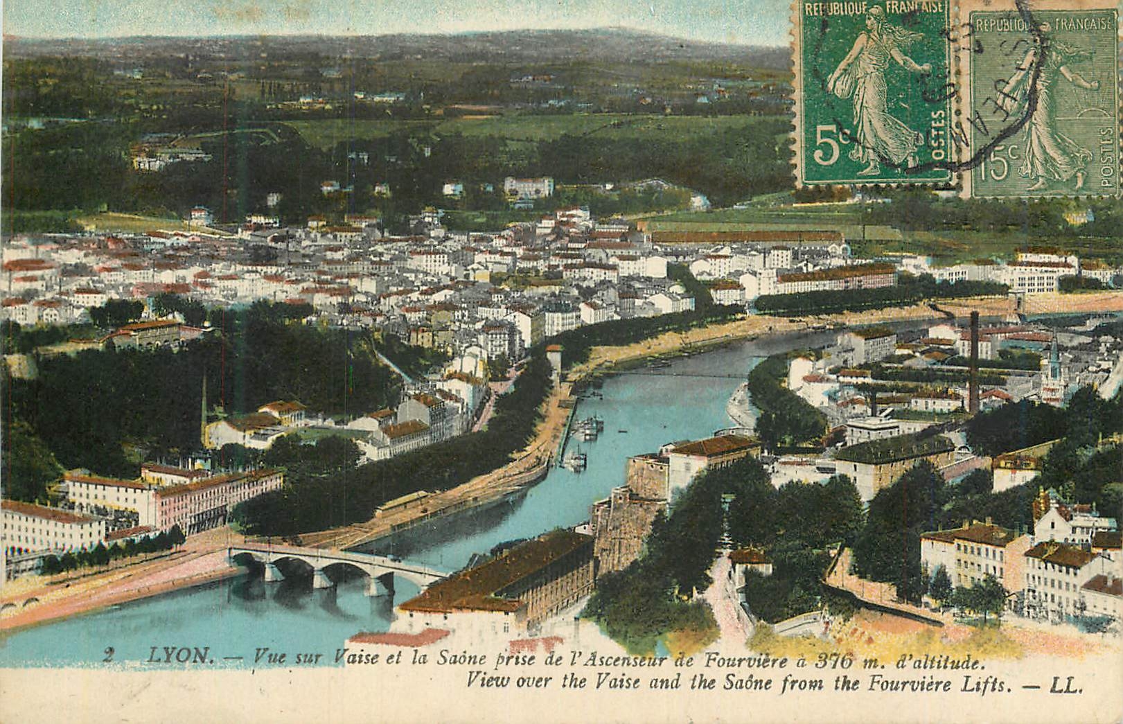 CPA Lyon Vue sur vaise et la Saone prise de l Ascenseur de Fourviere 