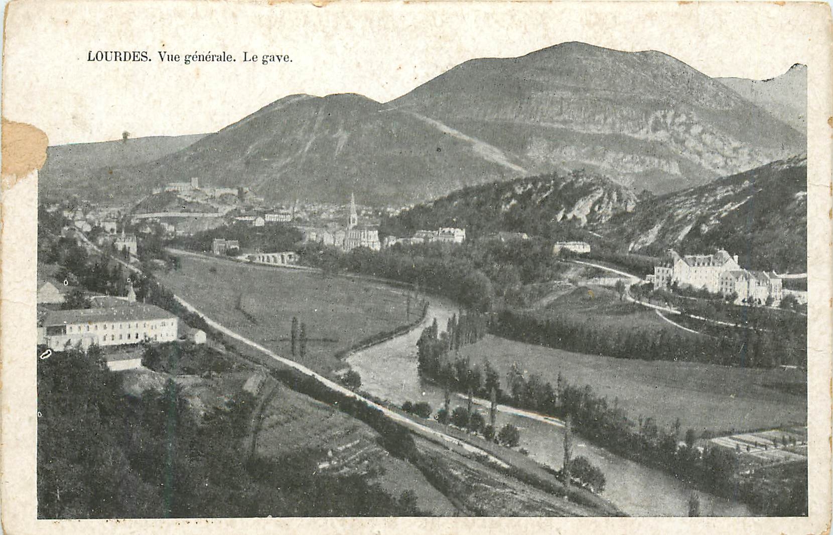 CPA Lourdes Vue generale Le gave 