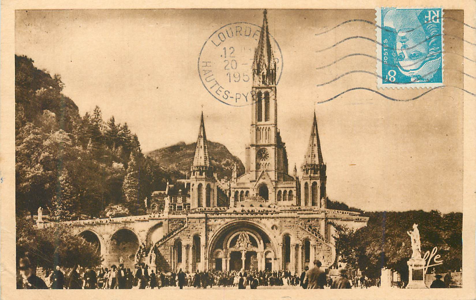 Lourdes — La Basilique et l'Esplanade — Éditions « Pyrénées-Océan », Toulouse