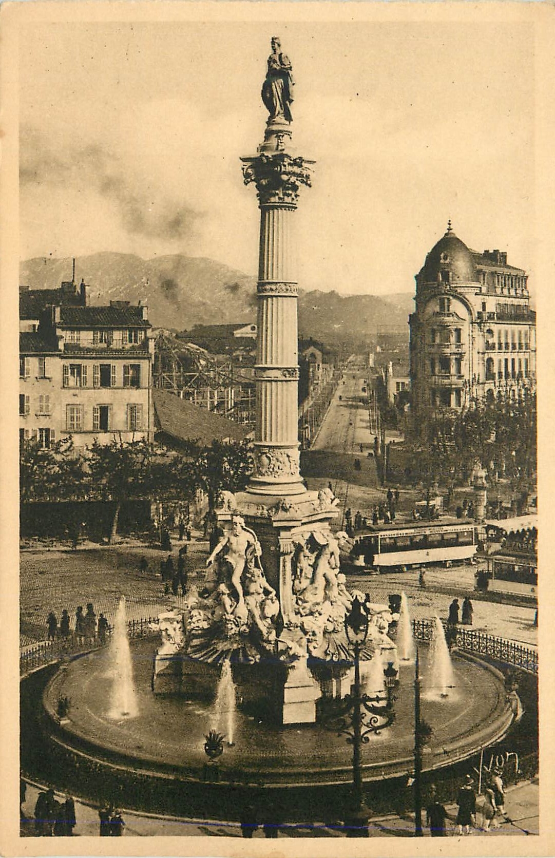 CPA Marseille Bouche du Rhone Place Castellane et la Fontaine Cantini 