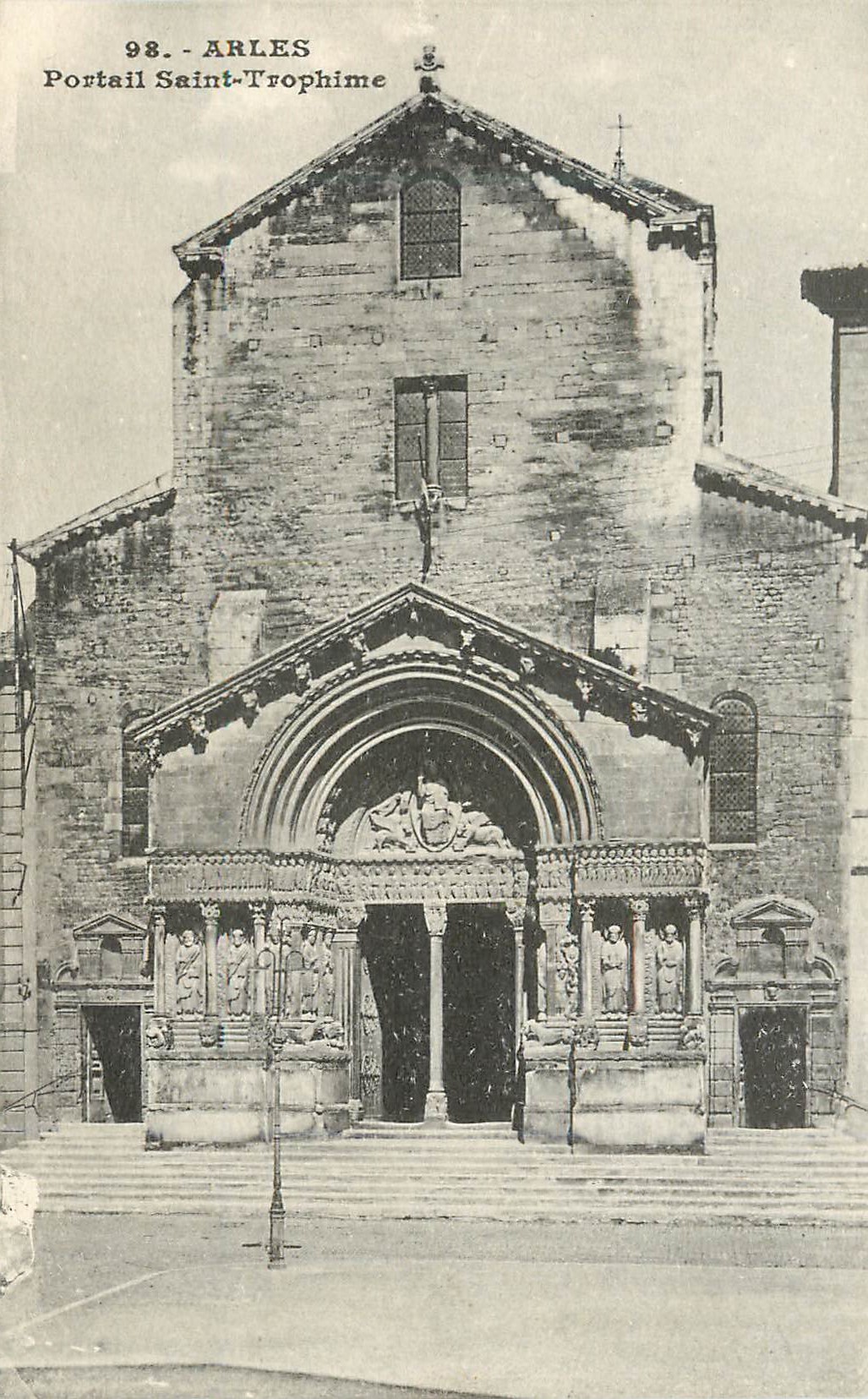 CPA Arles Portail Saint Trophime 
