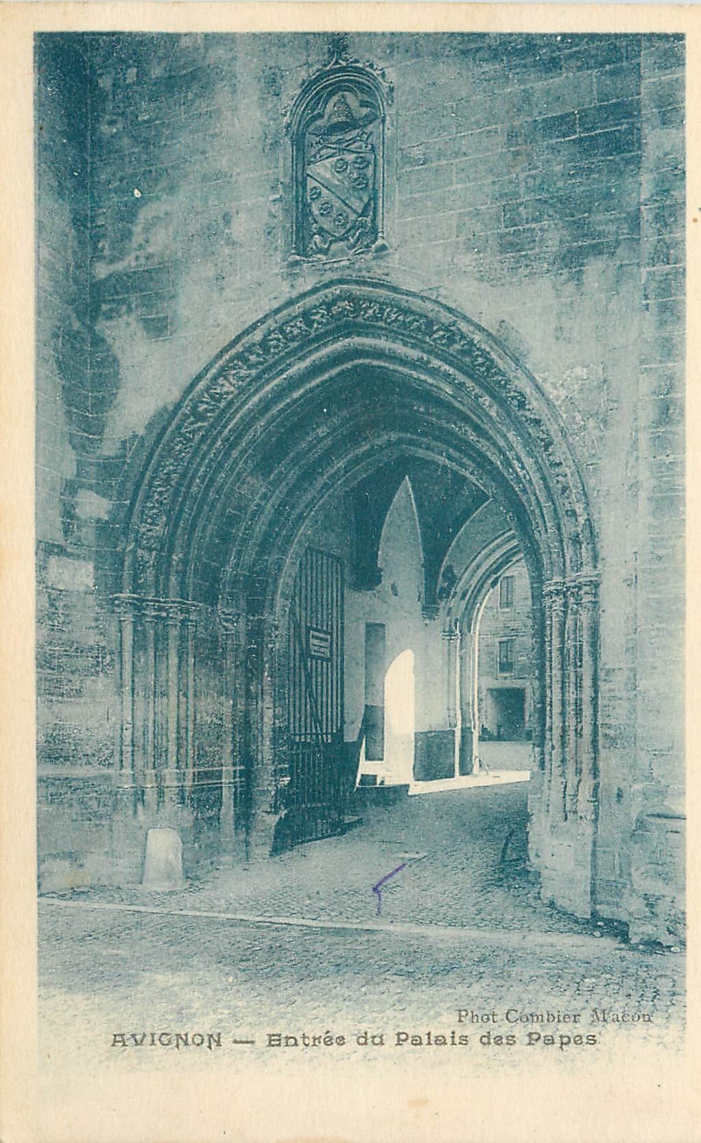 CPA Avignon Entree du Palais des Papes 