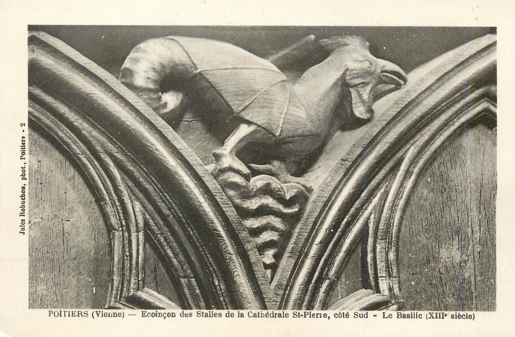 Poitiers (Vienne) — Ecoinçon des Stalles de la Cathédrale St-Pierre, côté Sud — Le Basilic (XIIIe siècle)
