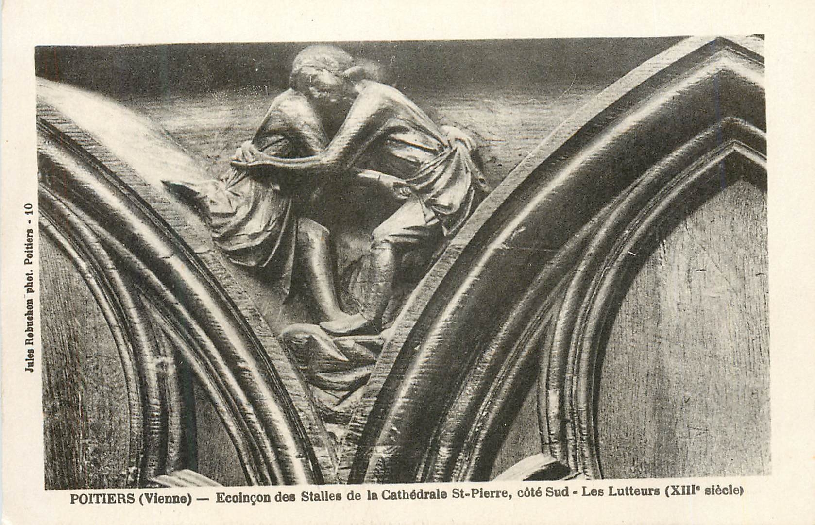 Poitiers (Vienne) — Ecoinçon des Stalles de la Cathédrale St-Pierre, côté Sud - Les Lutteurs (XIIIe siècle) — Jules Robnehon phot. Poitiers - 10