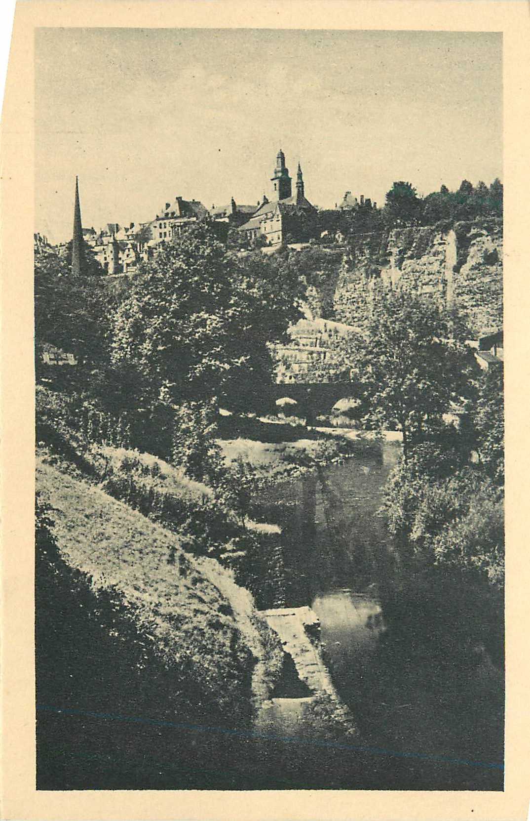 CPA Luxembourg L'Alzette Rochers du Bock et Ville Haute 