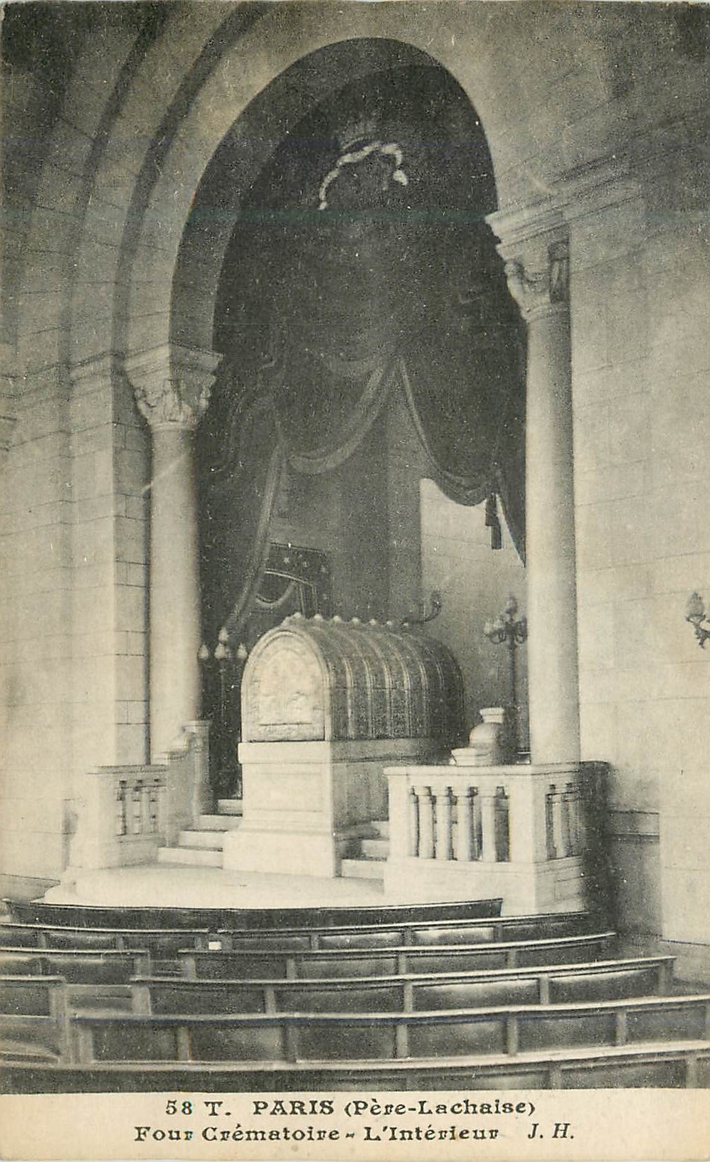 CPA Paris Pere Lachaise Four Crematoire L'Interieur 