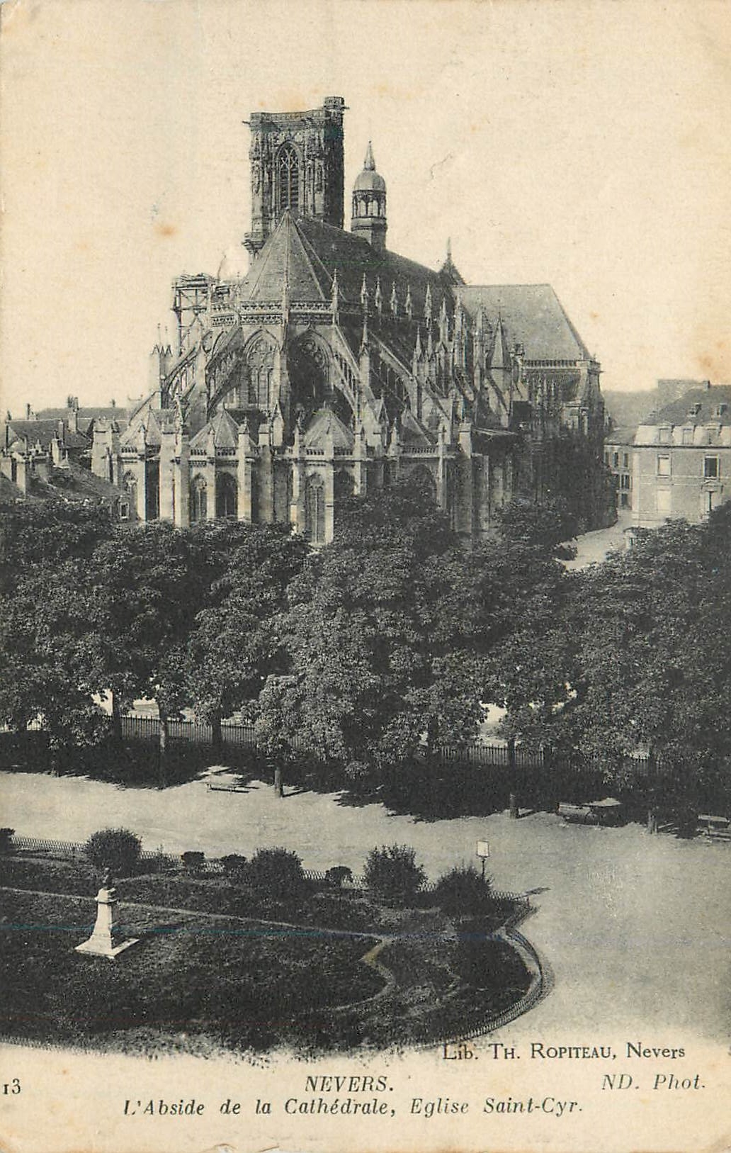 CPA Nevers L'Abside de la Cathedrale Eglise Saint Cyr 